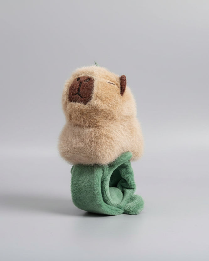 PULSEIRA DE PELUCIA CAPIVARA BATE ENROLA